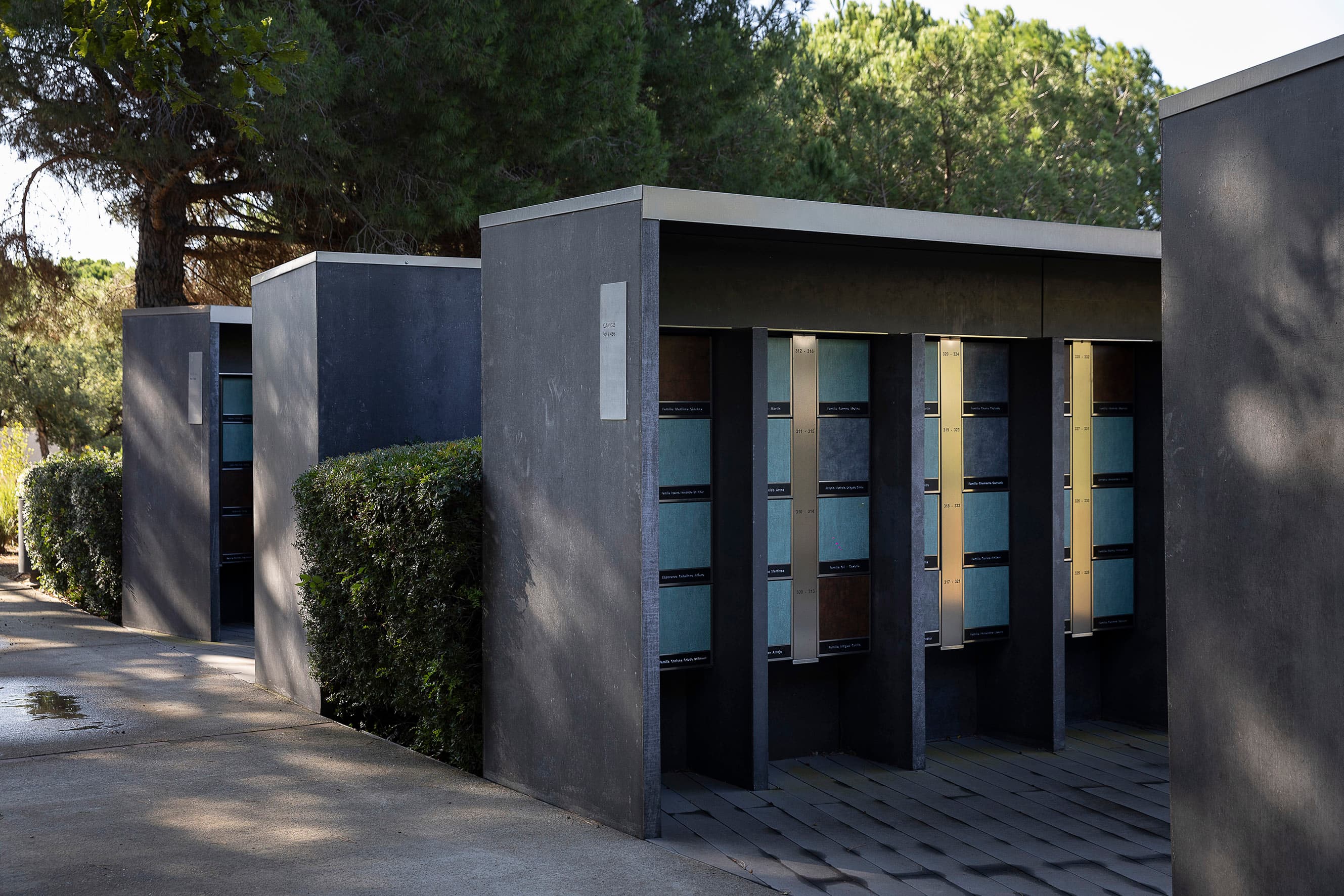 alt alt